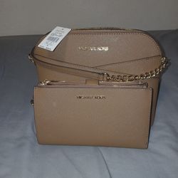 Michael Kors Jet Set Travel Purse /wristlet/wallet