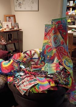 Multi-Piece Tie-Dye & Hippie Theme Party Supplies / Apparel Set