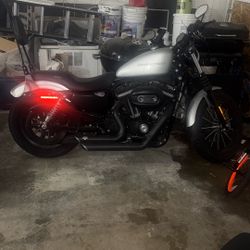 2009 Harley Davidson 883  Brand New And Extras