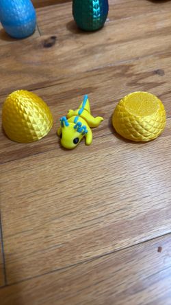 Six 3-D printed axolotl’s