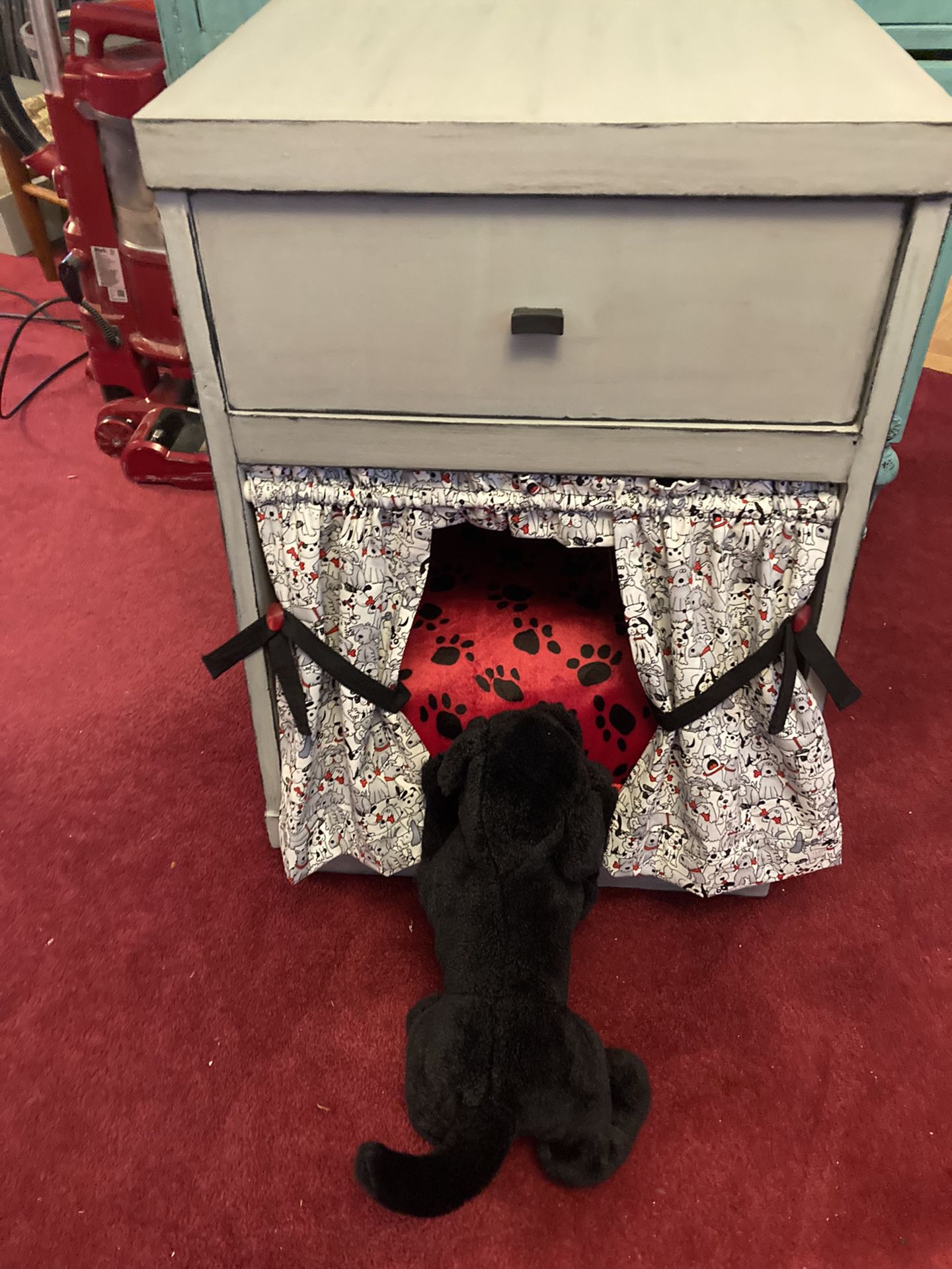 Puppy End Table Bed