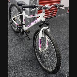 Like new Schwinn bike 