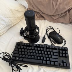 Black Gaming Razer Keyboard, HyperX Microphone, Logitech G Mouse