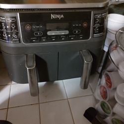 Ninja Double Air Fryer Hardly Used 