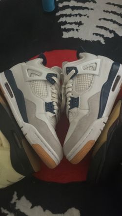 Jordan’s size 7.5M and size 8