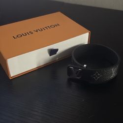 Lv Bracelet 
