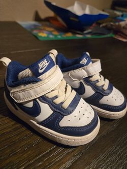 Nike baby shoes size 5c