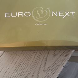 Beautiful 24 Inch Black Long Wig 