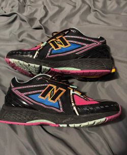 New Balance Neon 9.5 mens