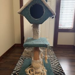 Strong solid Preowned cat Scratch Post tree house 