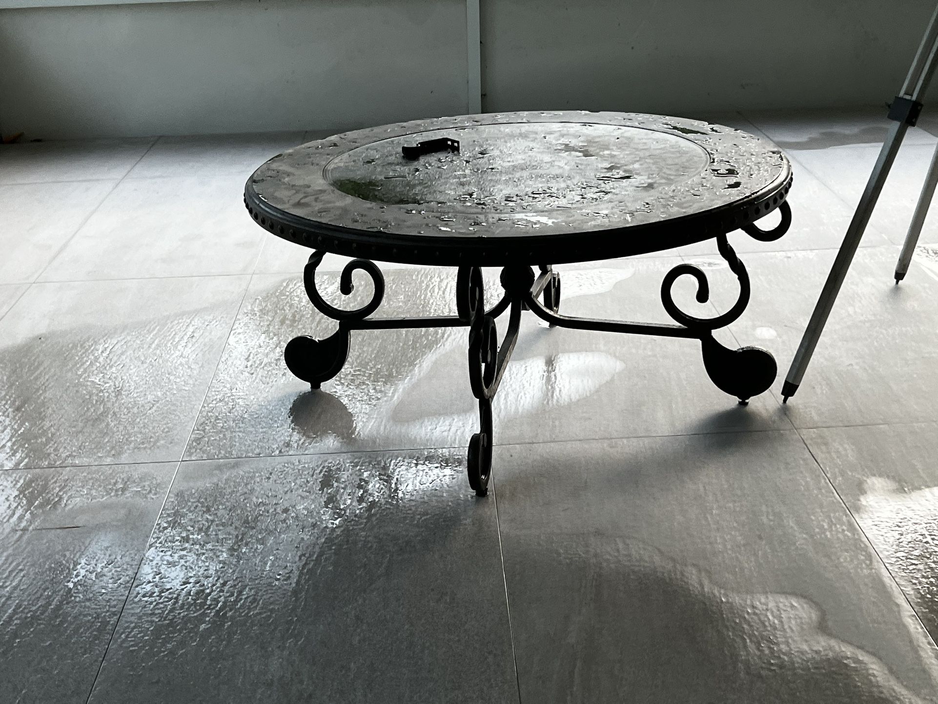 Wrought Iron Outdoor Coffee Table – Sturdy & Decorative