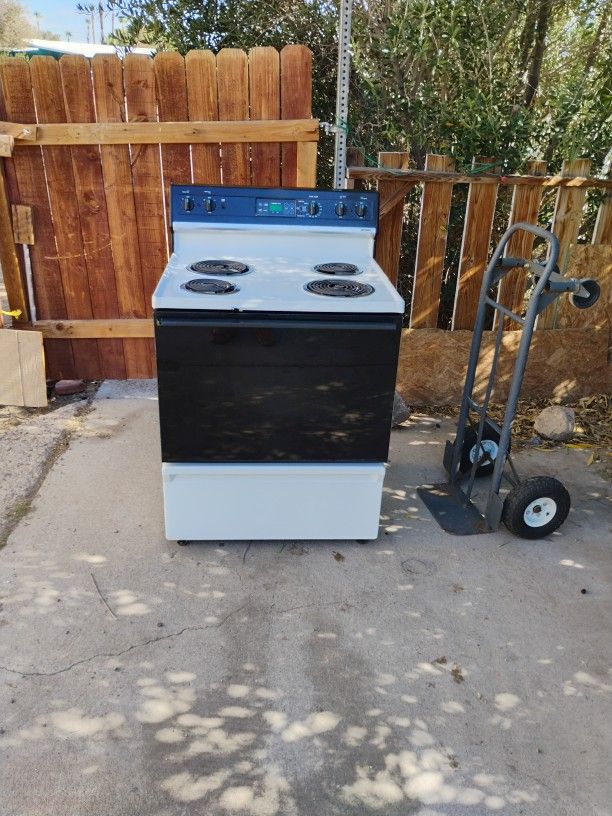 Electric Stove Like New Works Great Just Remodeled Kitchen