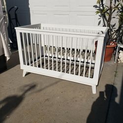 Baby Crib And Toddler Bed - 2 In 1