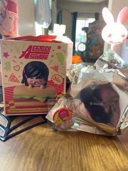 Alien Stage Roller Star Cake Figure Mizi