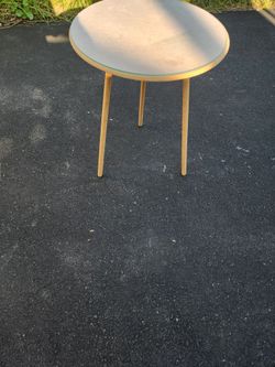 Round Table