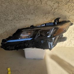 18-23 Toyota Camry Left Headlight Assembly READ 👇🏼👇🏼👇🏼👇🏼👇🏼