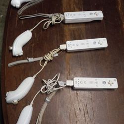 Wii Controllers 