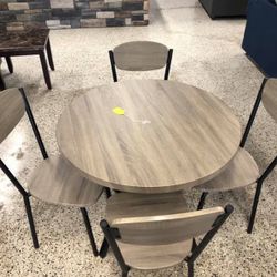 Blake Gray 5-Piece Round Dining Set / Dining table and Chairs 