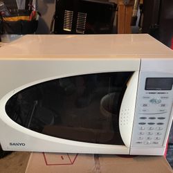 Sanyo Microwave 