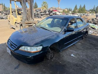 2001 Honda Accord 4cyl ***for parts only***