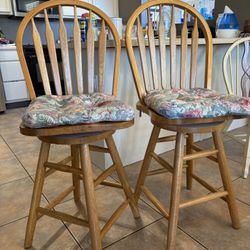 Solid Wood Counter Height / Bar Height Chair With Cushion 