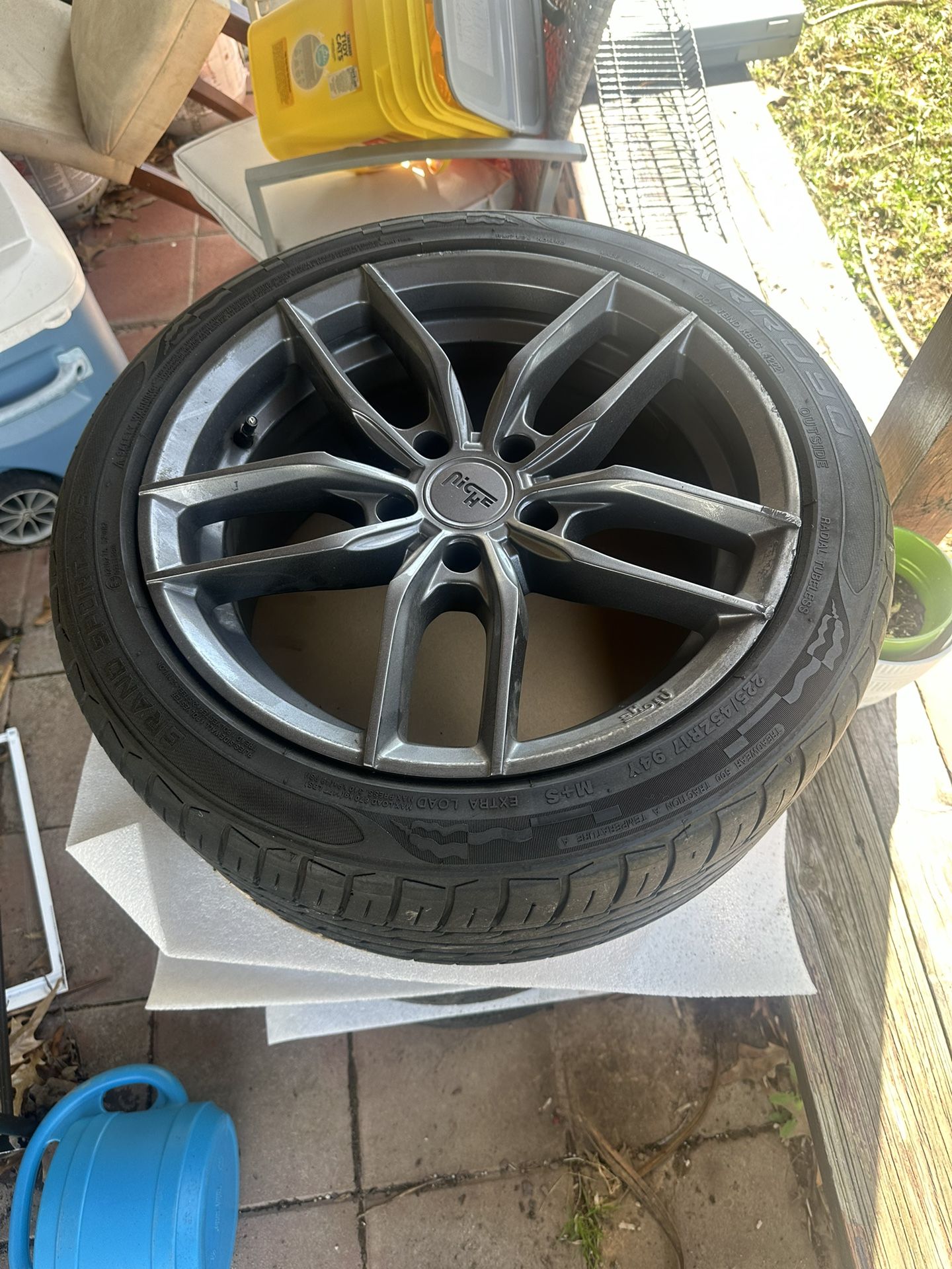 Niche rims with tires