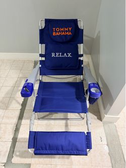 Tommy Bahama 4-Position Face-Opening Read Through Lounger with Ottoman, Portable Folding Beach Chair, Navy
