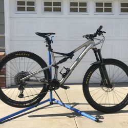 Full Suspension Mountain Bike