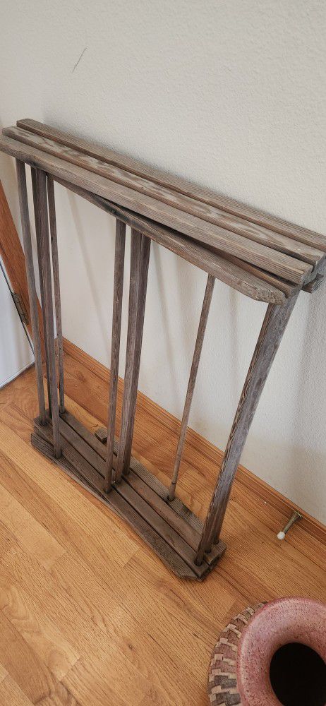 Free Antique Clothes Drying Rack