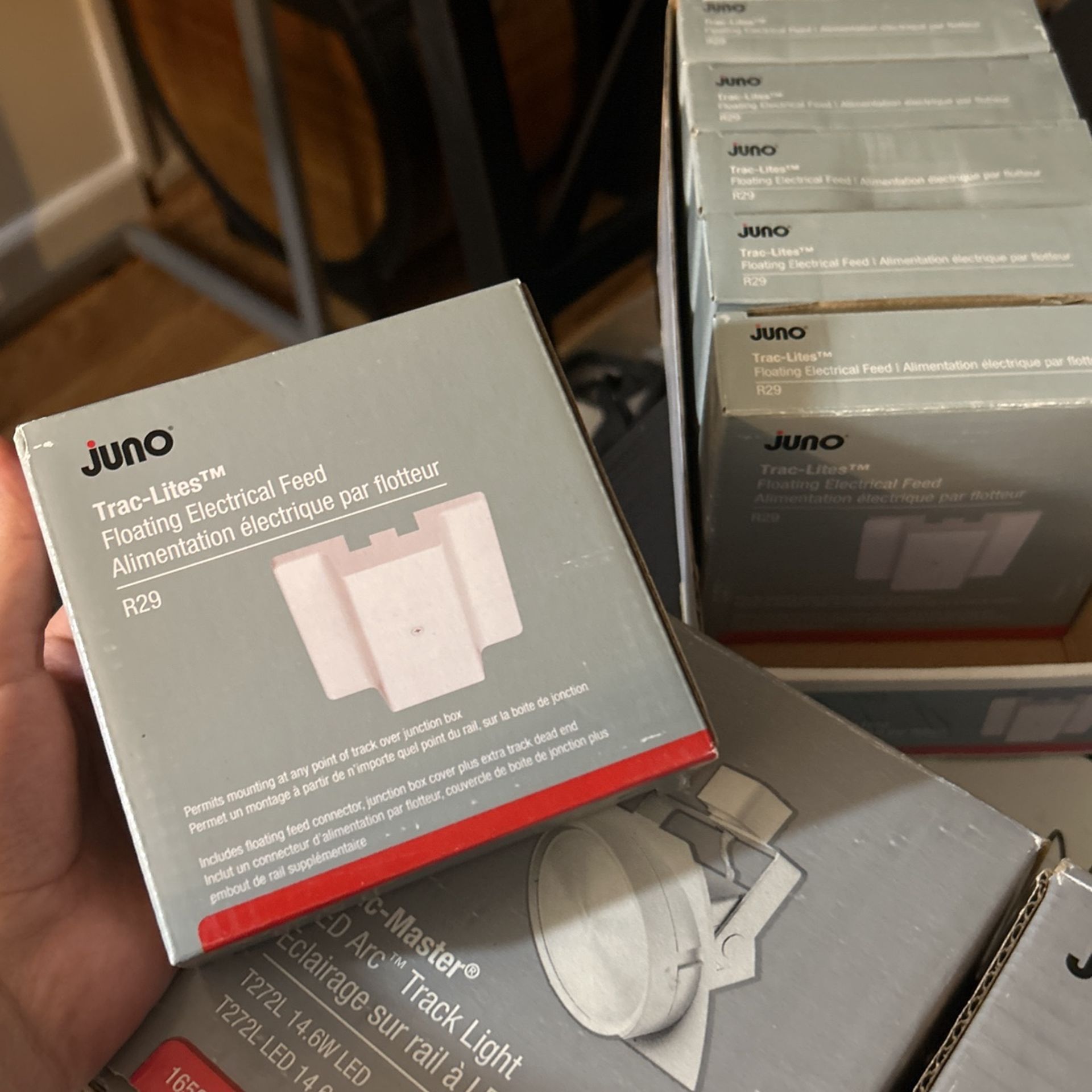 Juno Floating Electrical Feed Trac Lites