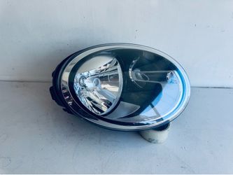 2012-2019 VOLKSWAGEN BEETLE RIGHT PASSENGER SIDE HEADLIGHT HALOGEN OEM (484)