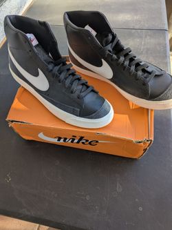 Men's Nike high tops $20 new