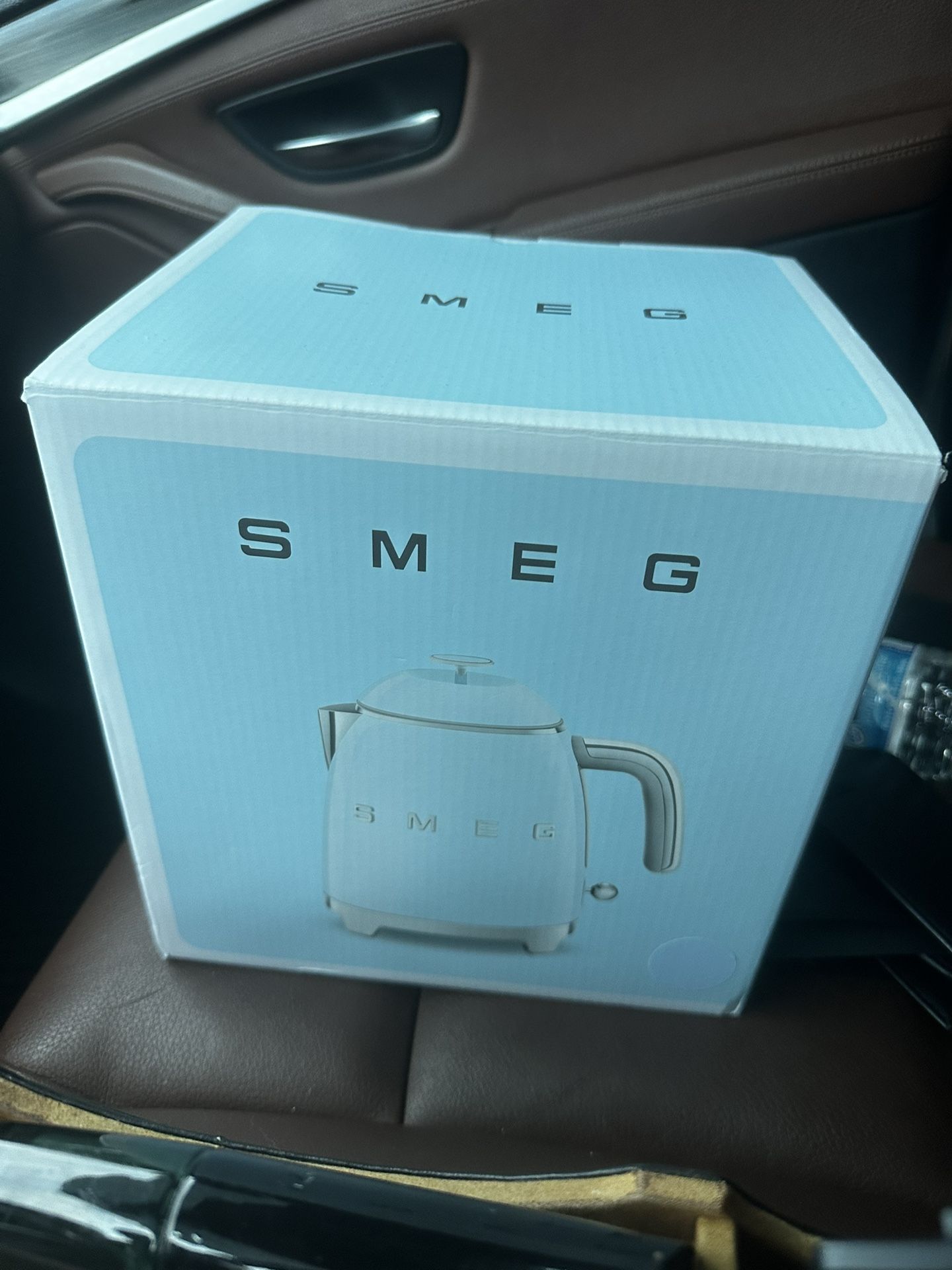 SMEG Electric Kettle *New in Box / Un-opened*