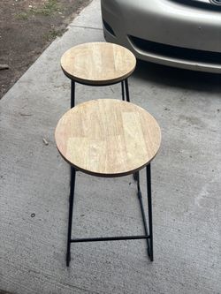 Round Wood Top Nesting Side Tables Set of 2