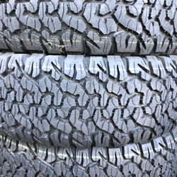 37x12.50R17.   BFGOODRICH KO2