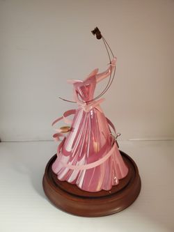 WDCC Disney A DRESS A PRINCESS COULD BE PROUD OF Sleeping Beauty Figurine - Limited Edition - Very Rare