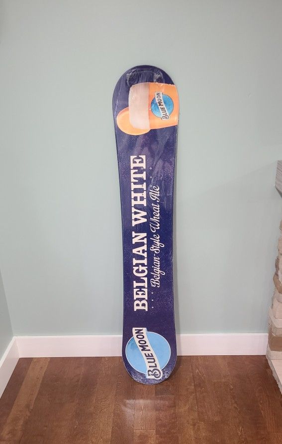 NEW Blue Moon Snowboard