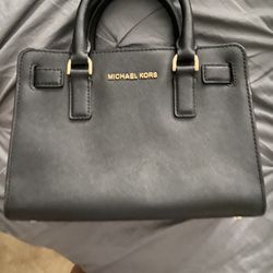 Michael kors crossbody