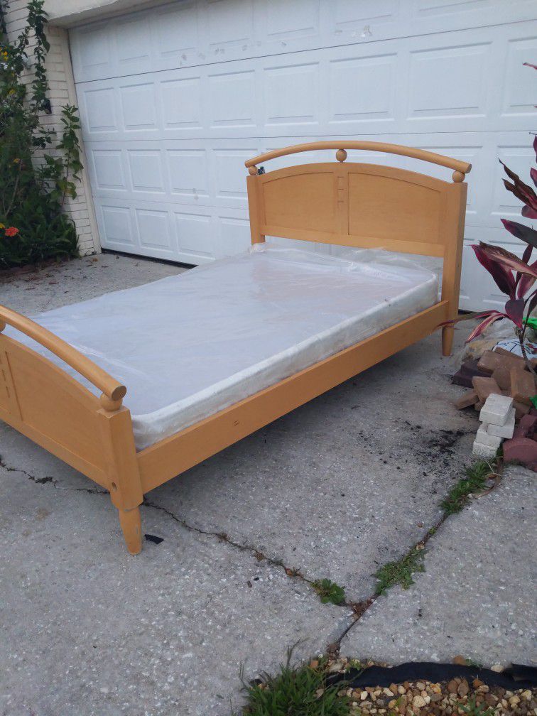 Full bed Frame with Box spring!Nice!$125