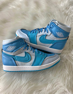 Jordan 1 MM HIGH SIZE 11.5 for women and SIZE 10.5 for men
