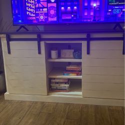 Tv Stand/perfect Condition