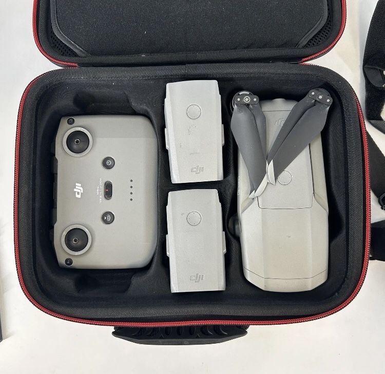 DJI Mavic Air 2 Drone Quadcopter w/ DJI RC (RC231)/Case/Batteries - Very Good