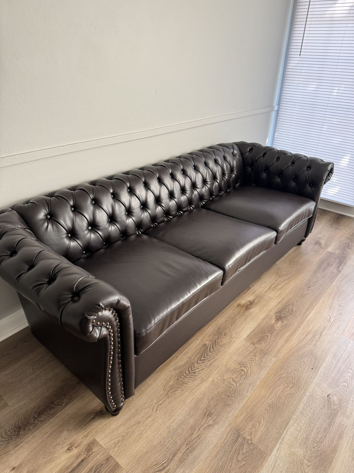 Rolled Arm Chesterfield Sofa