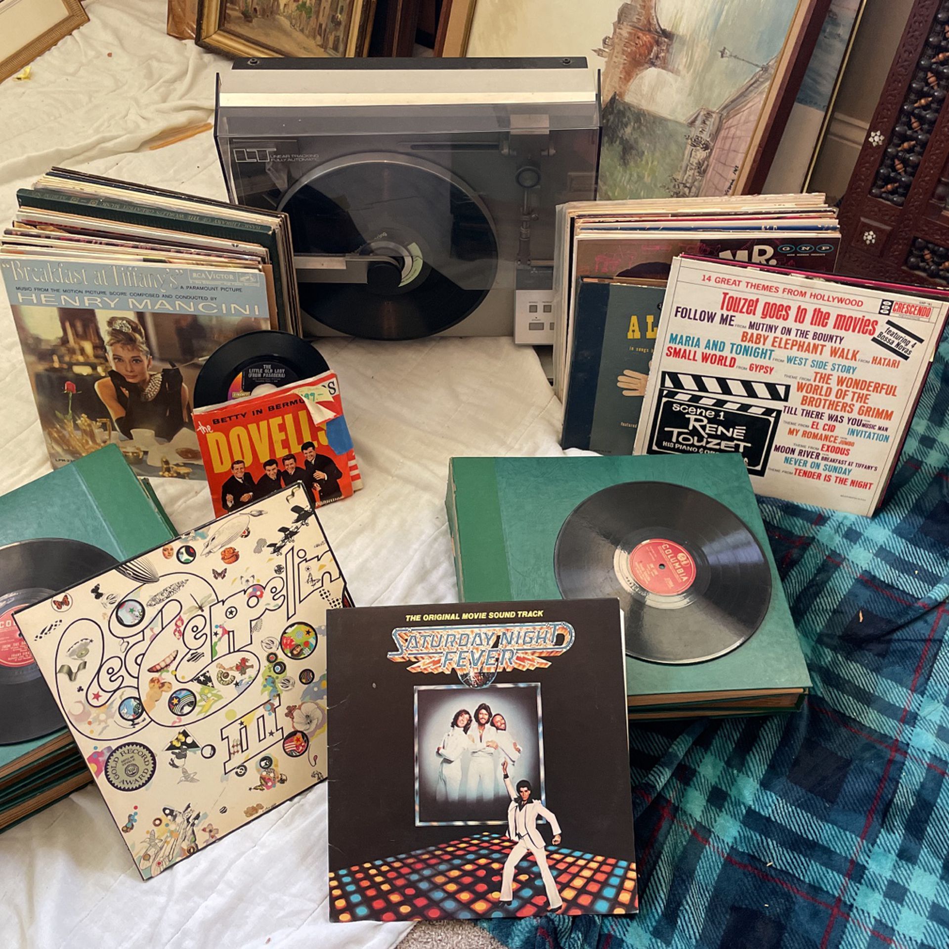 Records All Over Record player with over 200 to 300 Records all included As A Bundle for ...