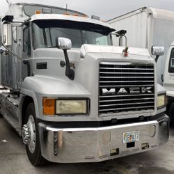Mack Elite LC