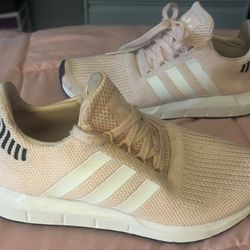 Adidas Swift Run Shoes Size 6.5 womens