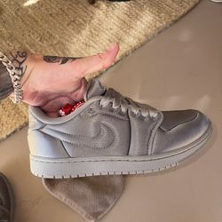 Jordan 1 Low Method of Make Satin Medium Grey Size 9.5