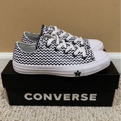 Women’s Converse Size 5.5