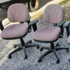 7 Office Chairs