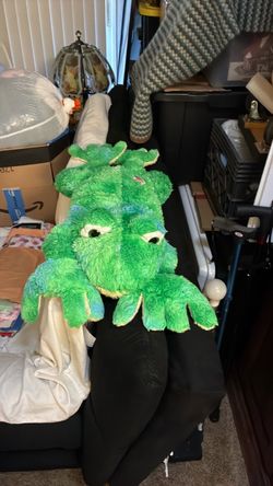 Plush frog